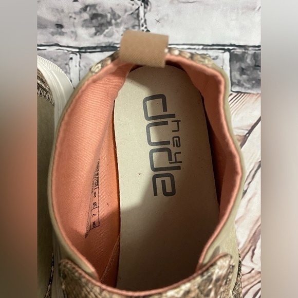 Hey Dude Peyton Shoes Women's 9 Metallic Brown Snake Embossed Slip On Sneakers - Picture 10 of 13